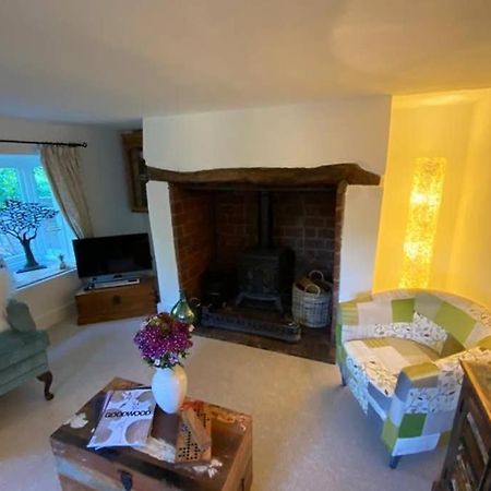 Rose Cottage Rowland's Castle Bagian luar foto