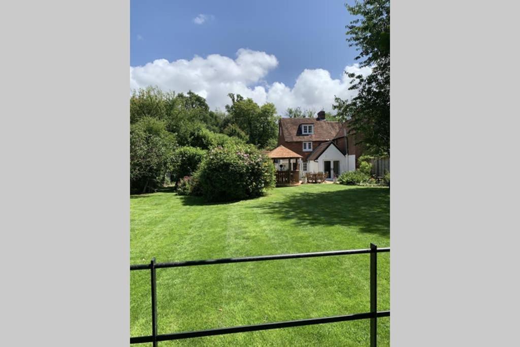 Rose Cottage Rowland's Castle Bagian luar foto